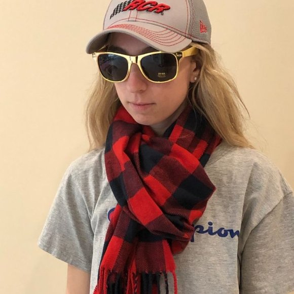 NWOT Soft Red Navy Blue Checkered Scarf - Picture 7 of 7